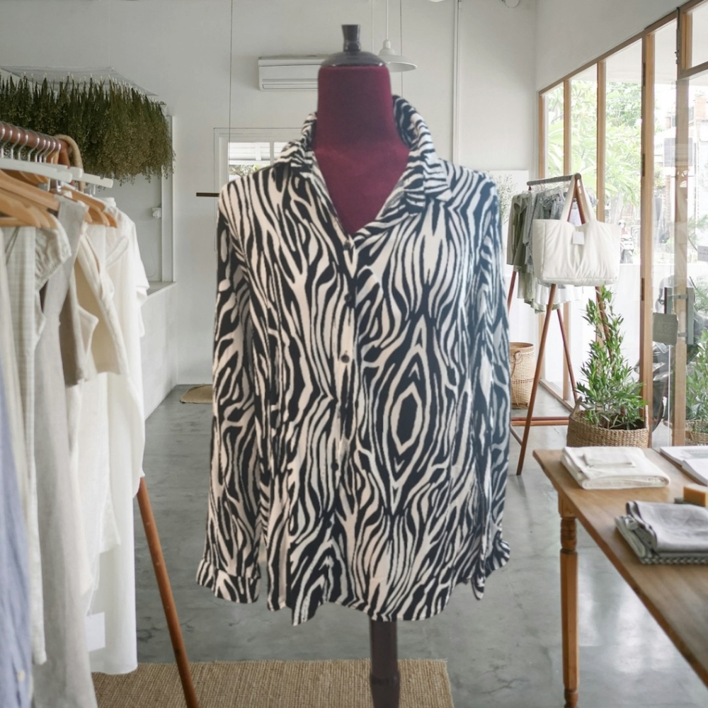 Big Dart Zebra Print shirt